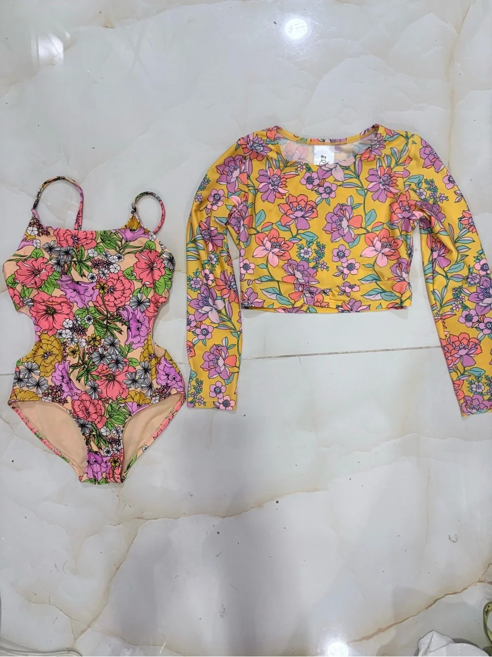 Girls 2 Piece Swim Set Cat & Jack Floral One Piece Art Class Rashgaurd Size 6/7